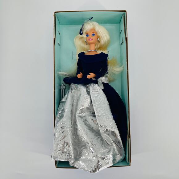 Winter Velvet Avon Exclusive Special Edition Mattel Barbie Doll - NRFB/NIB - Picture 2 of 11